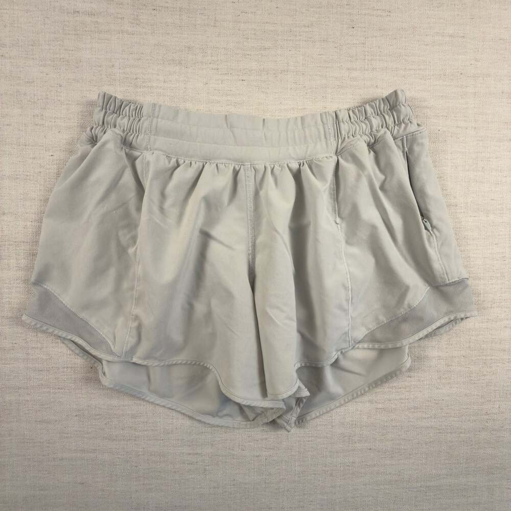 Women Lululemon Hotty Hot Low-Rise Short 4" Lined